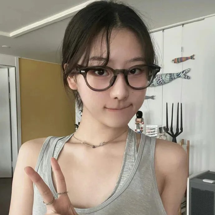 黑影窥窗